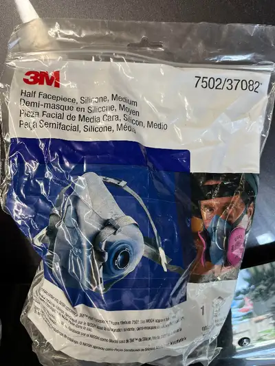 3M 7502 Half-Face Respirator - Medium, View more