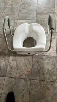 Toilet Seat with Handles