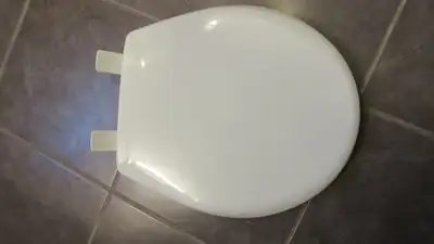 Bemis Affinity slow close, quick release/easy clean toilet seat, View more