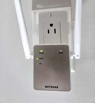 Pickup only near Bathurst and St Clair. NETGEAR Wi-Fi Range Extender EX6120 - Coverage Up to 1500 Sq...