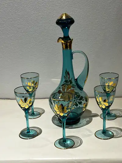 BLUE & GOLD WINE DECANTER/CARAFE À VIN BLEU & OR, View more