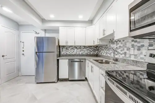 Bright and Spacious Stacked Townhouse in Central Etobicoke. Functional Layouts, 4 Bedrooms and 3 Was...