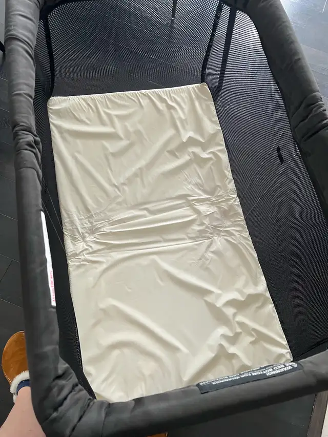 baby bjorn playpen travel crib in Playpens, Swings & Saucers in Kitchener / Waterloo - Image 3