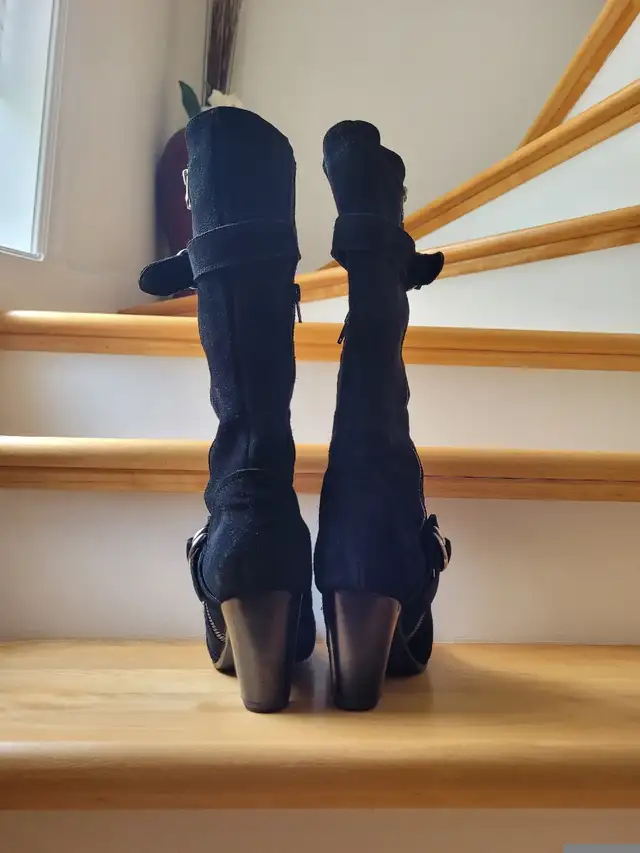 Women's Italian Suede Boots Size 7.5 (EU 38) Heel 3". in Women's - Shoes in Bedford - Image 8