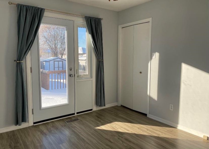 Two single bedrooms available for rent Room Rentals & Roommates