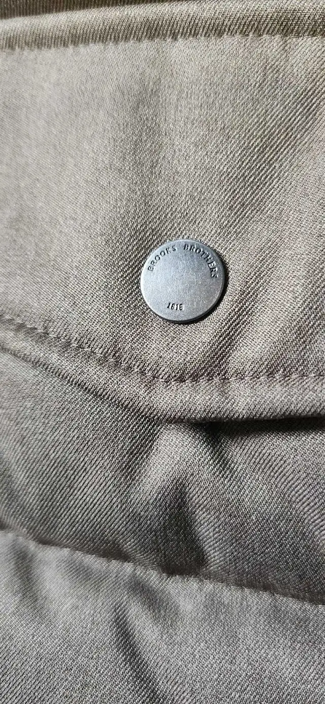 Brooks Brothers Puffer Jacket in Men's in Mississauga / Peel Region - Image 9