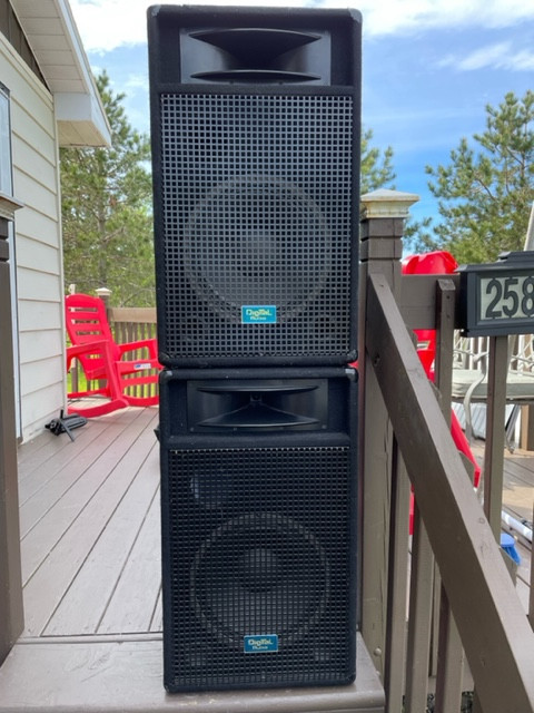 Peavey Amp, Speakers, Stage Monitor Package Deal- excellent cond in Pro Audio & Recording Equipment in City of Halifax - Image 2