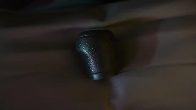 pommeau de vitesse (manuelle) nissan sentra authentique in Auto Body Parts in Longueuil / South Shore - Image 4