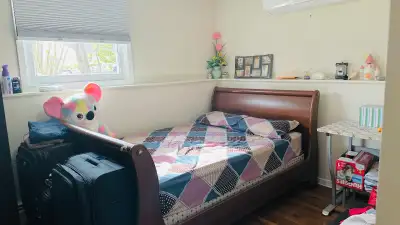 Room for rent in 2 bedroom apartment. Other room occupied by a male. Available from Nov 1- Feb 28. S...