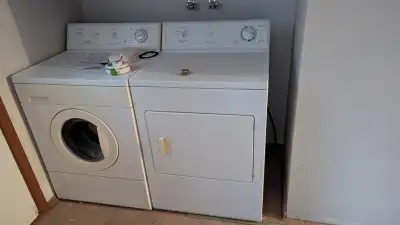 Frigidaire washer and dryer in good working condition