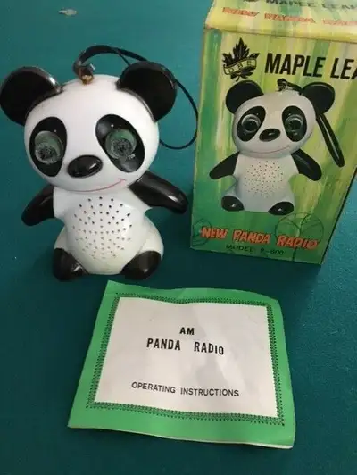 Vintage Maple Leaf Panda Radio, View more