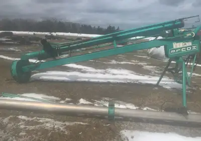 Houle Liquid Manure Pump for 13 foot tank. Hydraulic Tilt, 25' 6" discharge pipe with optional top n...