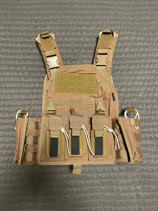 Military Vest Tactical Coyote Brown Tan dans Paintball  à Ville de Montréal