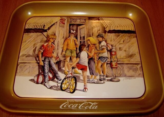 antique  cabaret coca cola authentique jolie 1984 style antique dans Art et objets de collection  à Laval/Rive Nord