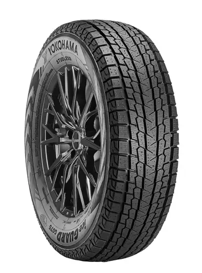4 pneus d’hiver IceGuard de Yokohama (sans jantes), grandeur 235/60R18. Peu d’usure: 2 pneus à 11/32...