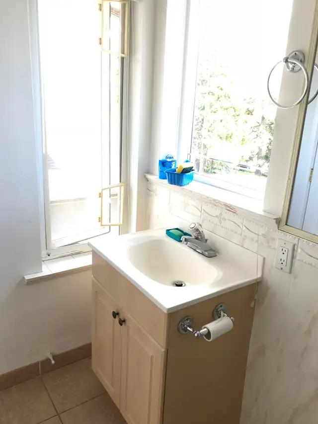 Vancouver Metrotown one master bedroom available for rent in British Columbia in Canada - Image 6