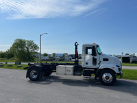 2022 Mack MD-7 Hooklift with Flatbed and 8 Bins