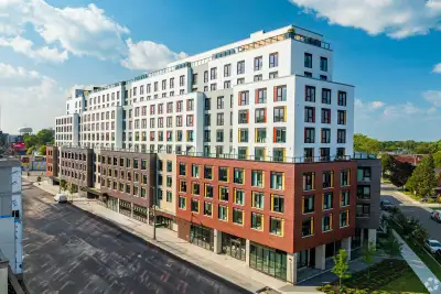 Room Sublet available May 1st to end of August $1100 + utility (around $50) Good discount ( current...