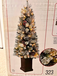 Christmas Tree Pre-lit 4.5 ft