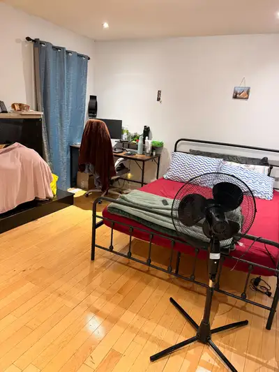 Private room available in a beautiful house,friendly housemate. Room is furnished with bed and matre...