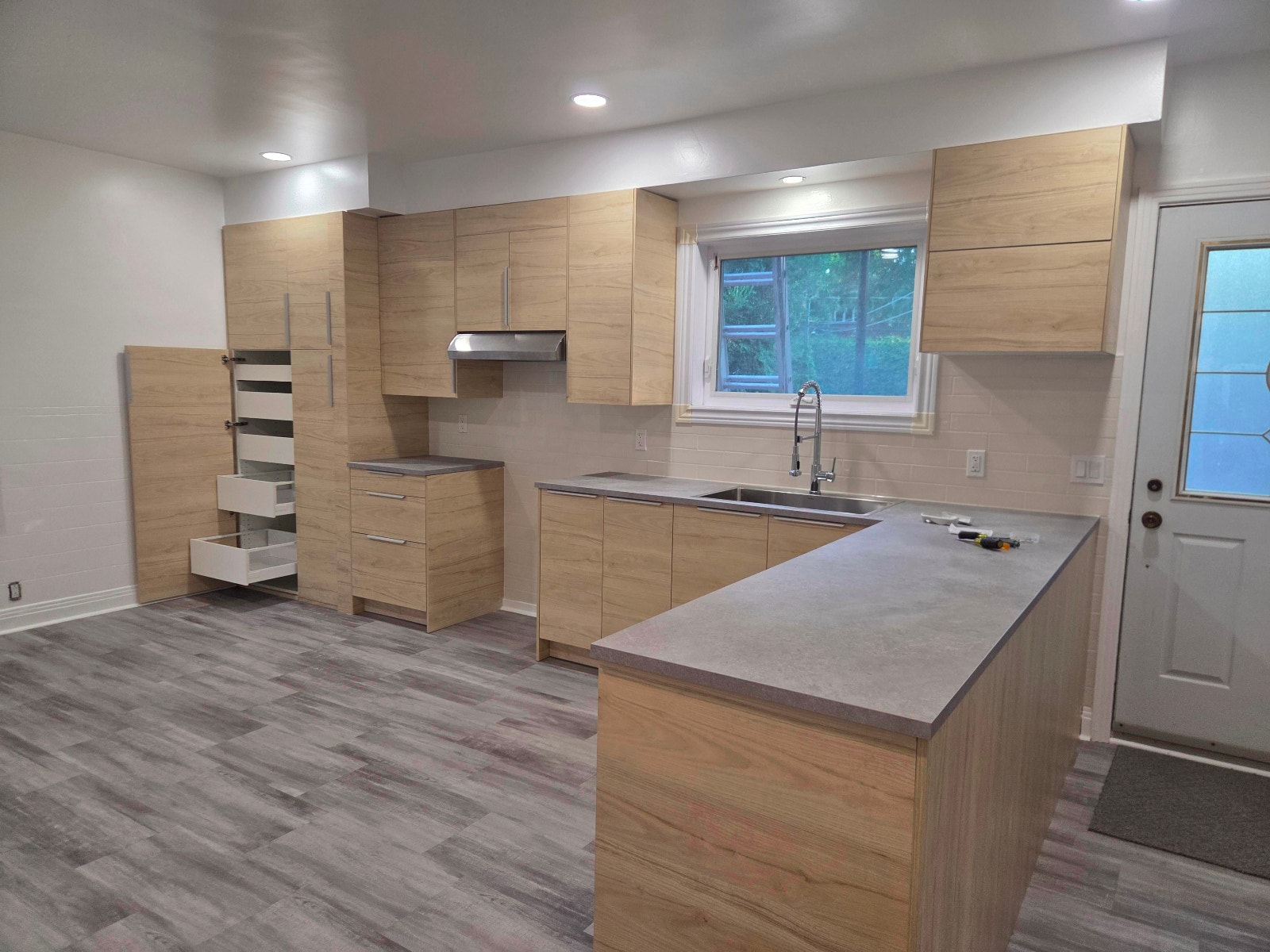 654 Filiatrault Street — photo 1