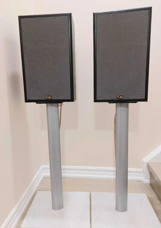 CAH BS-208 Speakers & Stand in Speakers in Markham / York Region - Image 2