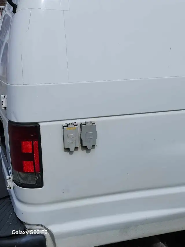 Van E2500 Extra-Long514897758420346881