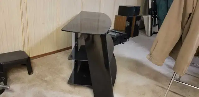 TV and Stereo Stand in Video & TV Accessories in Winnipeg - Image 2