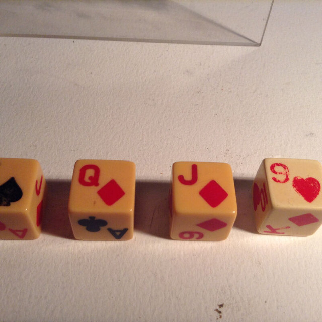 Old Game Set of 5 POKER DICE in Toys & Games in Vancouver - Image 3