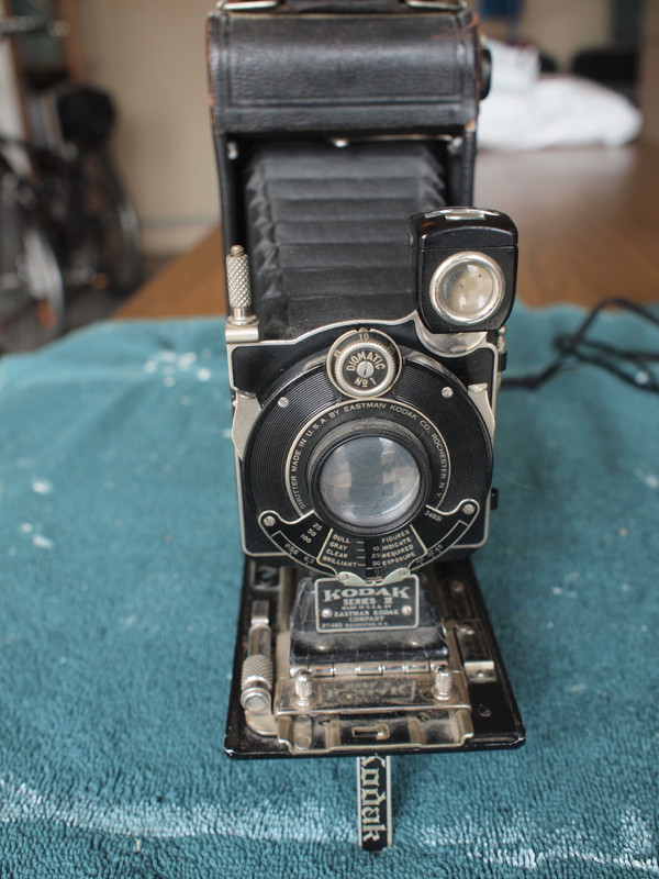 vintage folding kodak camera in Cameras & Camcorders in Guelph