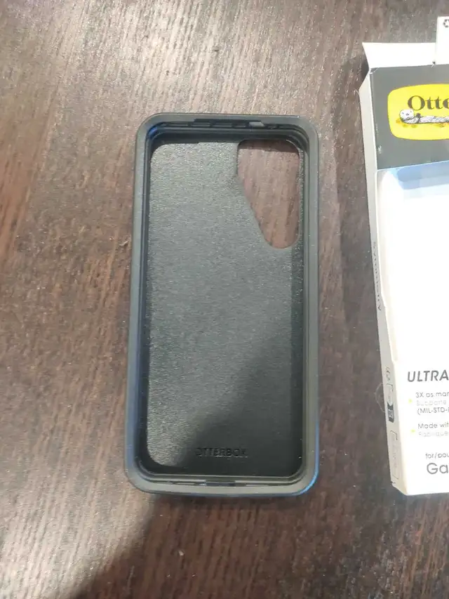 OtterBox Samsung Galaxy S24 plus Symmetry Series Case in Cell Phone Accessories in St. Catharines - Image 3