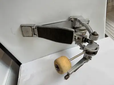 Vintage Yamaha Single Chain Drive Bass Drum Pedal, View more