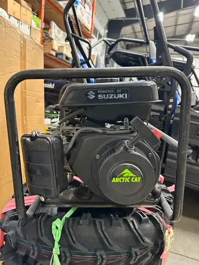 2500 Watt Generator Powered by Suzuki Engine 162cc Very Low Hours AC 120V, 60 Hz Total 19.2 Amps