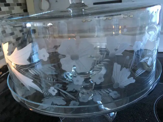 Cloche à gâteau in Kitchen & Dining Wares in Edmundston - Image 4