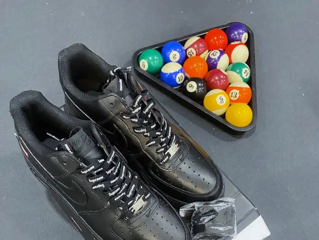 Air Force 1 supreme in Men's Shoes in Trenton - Image 3