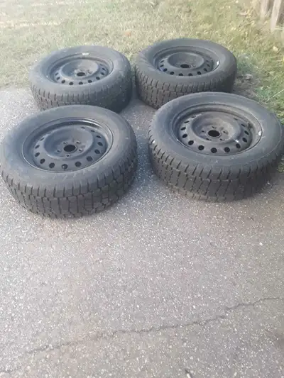Avalanche x- treme 235/60 R16 snow tires in excellent shape only used one season. If interested plea...