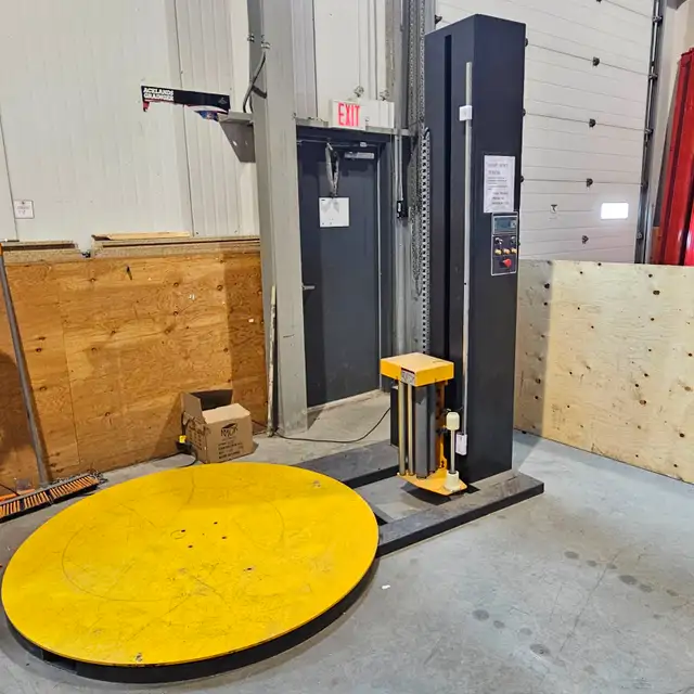 Pallet wrapping machine in Industrial Shelving & Racking in Edmonton - Image 2