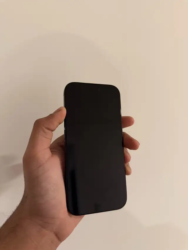 iPhone 16 pro 256GB in Cell Phones in Mississauga / Peel Region - Image 5