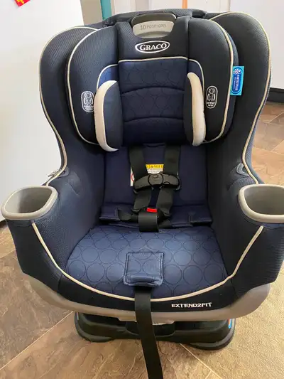 Graco Extend2Fit convertible carseat, View more