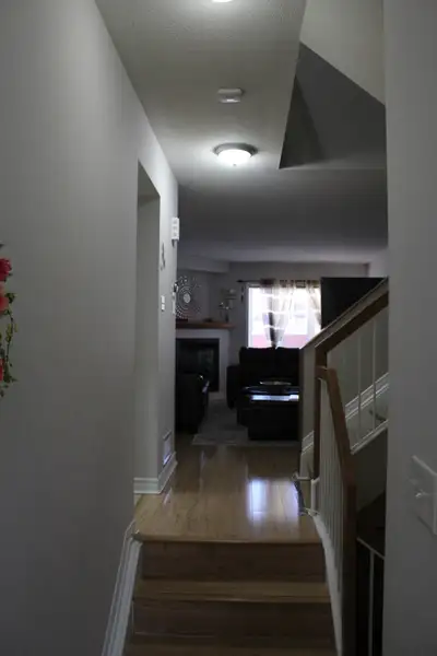 Room for rent on the 1st Level, shared washroom with another female. Rent includes all the utilities...