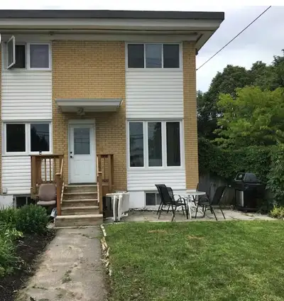 Townhouse condo 3 bedrooms. On the main floor as you walk in through the front door, there is a smal...
