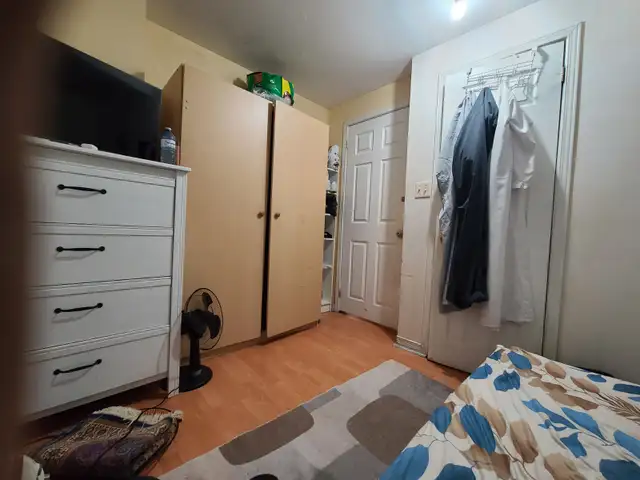 Rooms, Minutes walk Finch west subway station, and York U campus