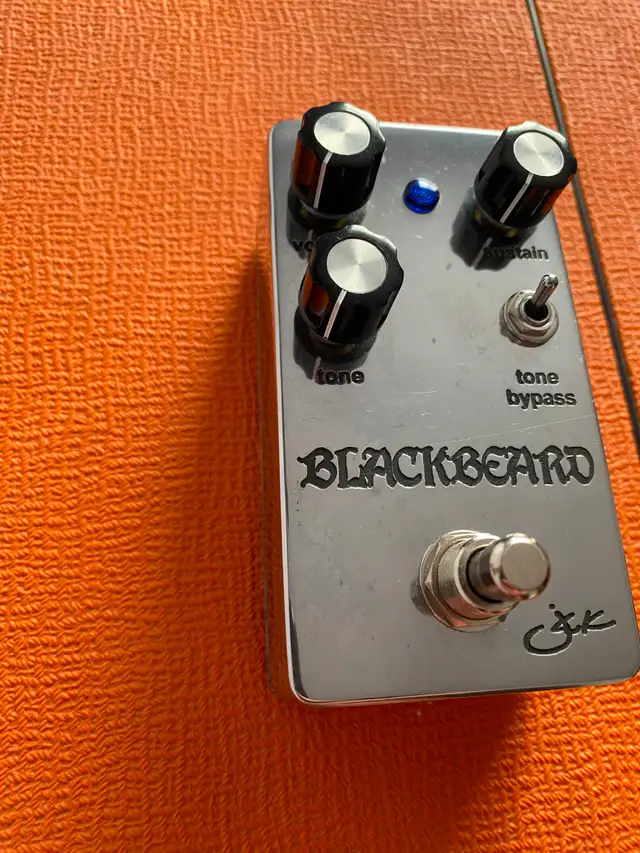 John K Blackbeard Fuzz Bass + Guitar Effects Pedal in Amps & Pedals in Ottawa - Image 3