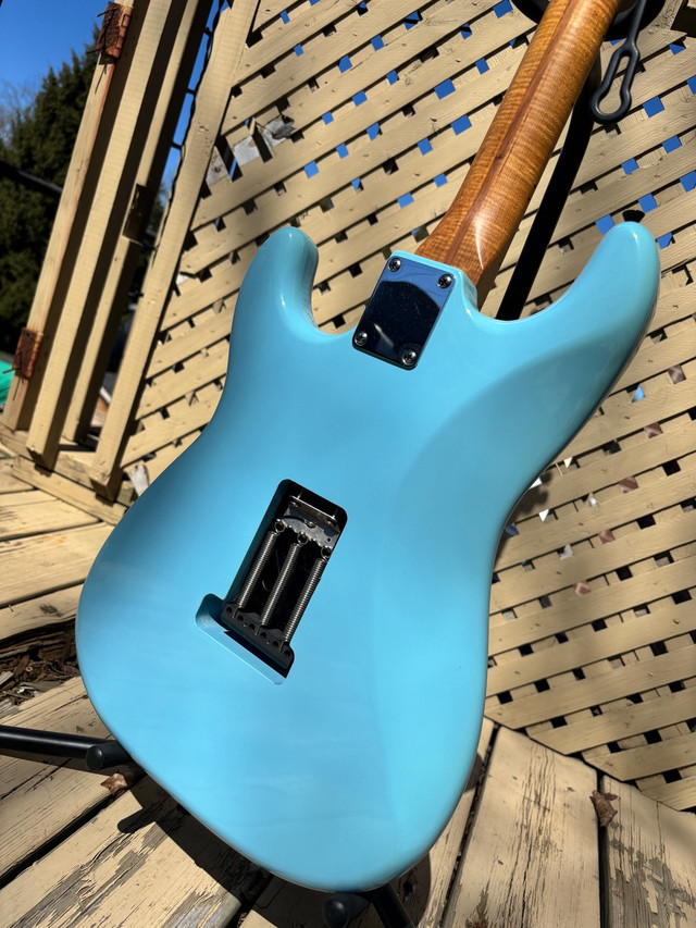 Fender Stratocaster , American-Killer in Guitars in Oshawa / Durham Region - Image 4