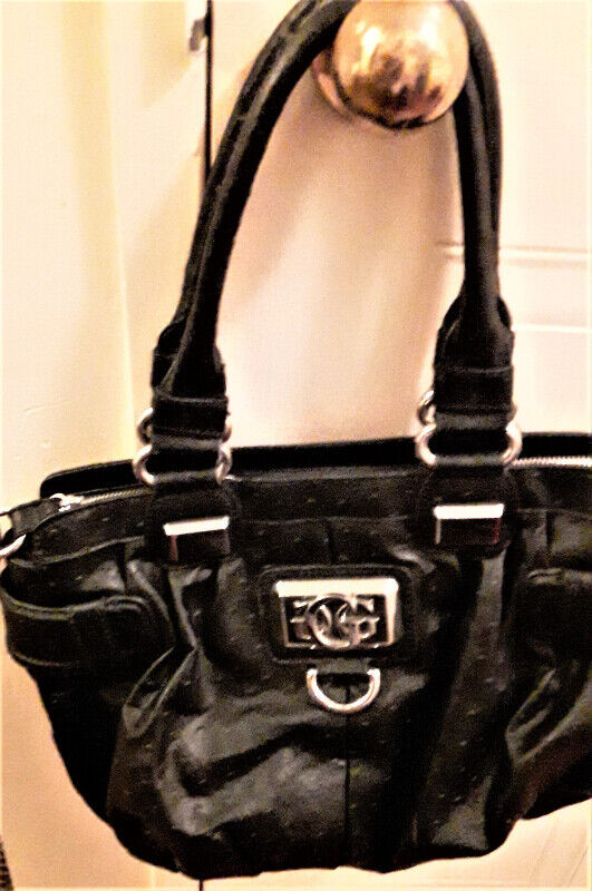 Guess purse in Women's - Bags & Wallets in Cambridge