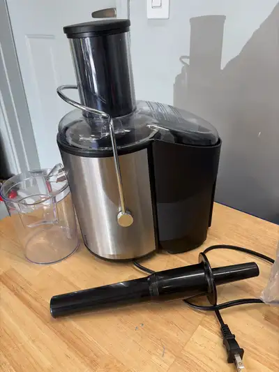 Think Kitchen Juicer Like new Used only a few times