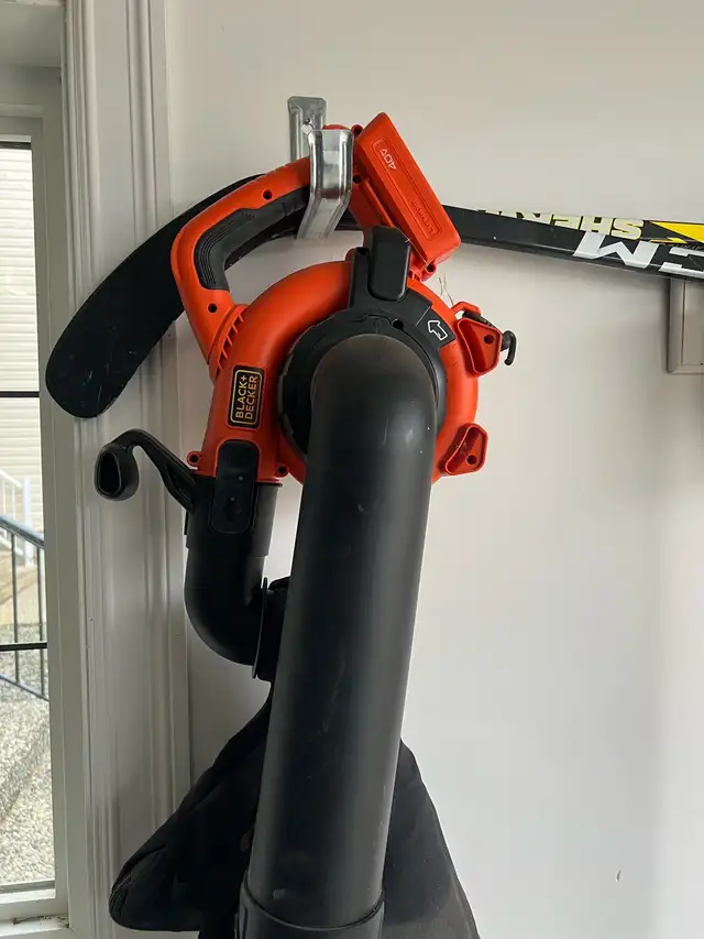 Black and Decker BV4000 in Lawnmowers & Leaf Blowers in Fort McMurray - Image 4