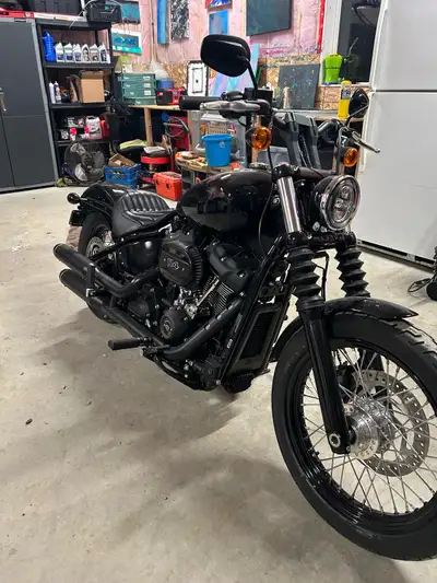 2021 H-D StreetBob 9000km Entretien régulier 18000$ négociable Offre raisonnable *Possibilité de fin...