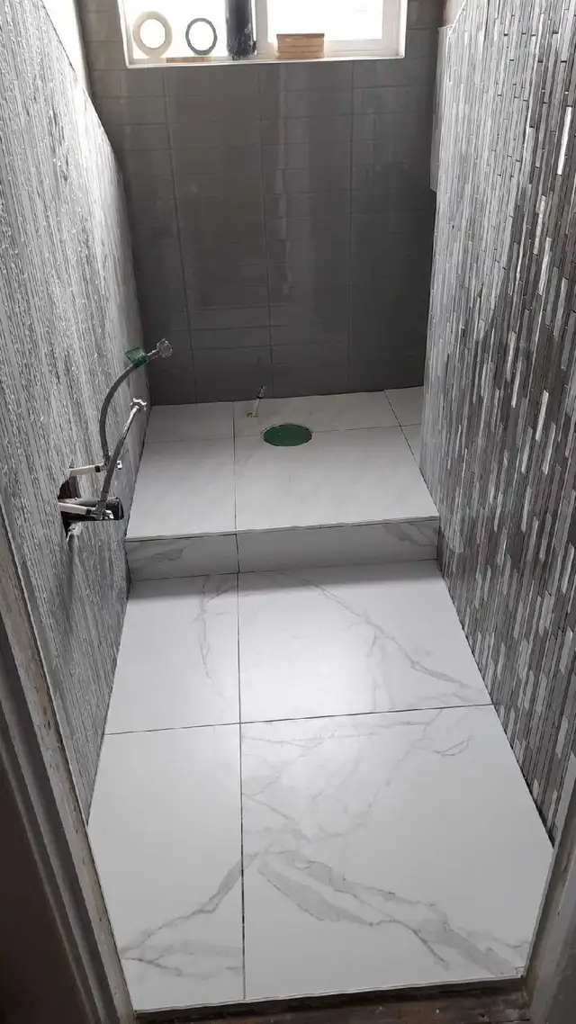 Tile installation 64402009593986124