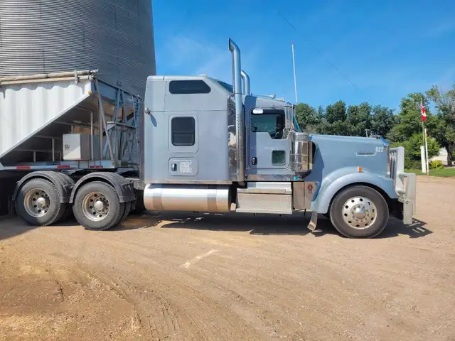 2018 Kenworth W900L in Heavy Trucks in Swift Current - Image 4